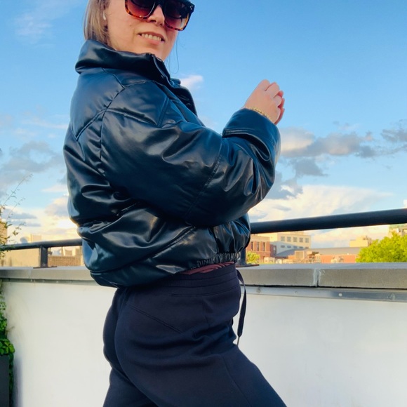Zara Black Patent Vegan Leather Crop Puffer - Picture 8 of 16